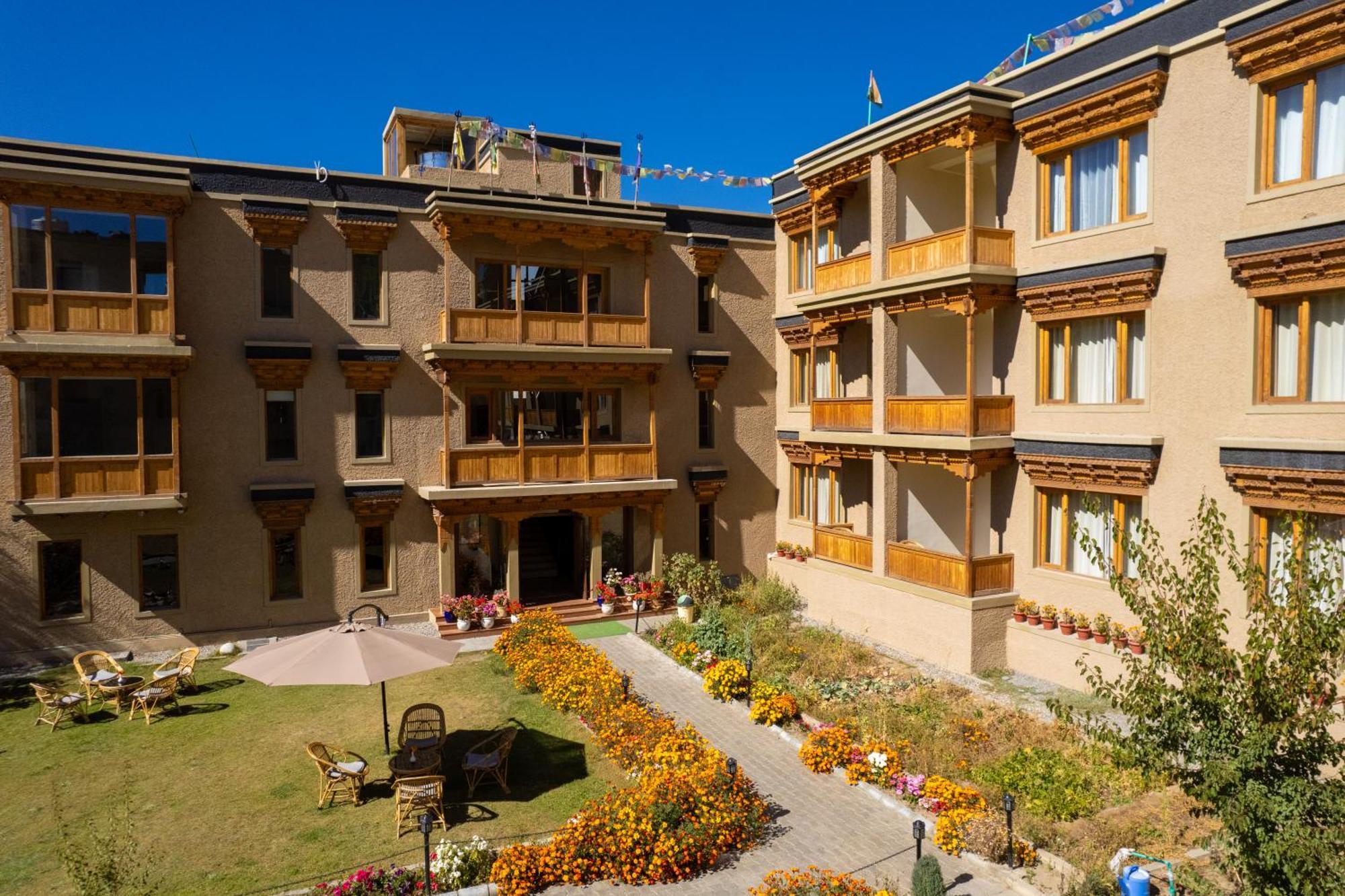 The Saraha Hotel Leh Exterior photo